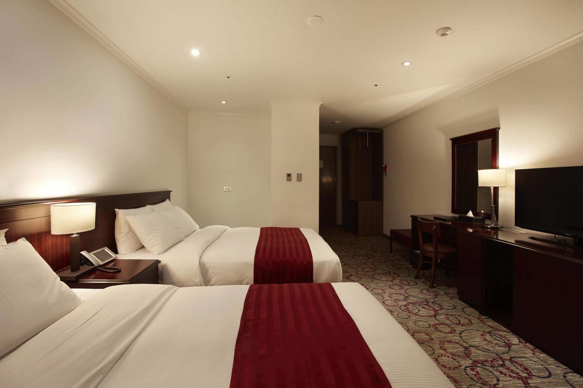 Stellar Marina Hotel Siheung Exterior photo