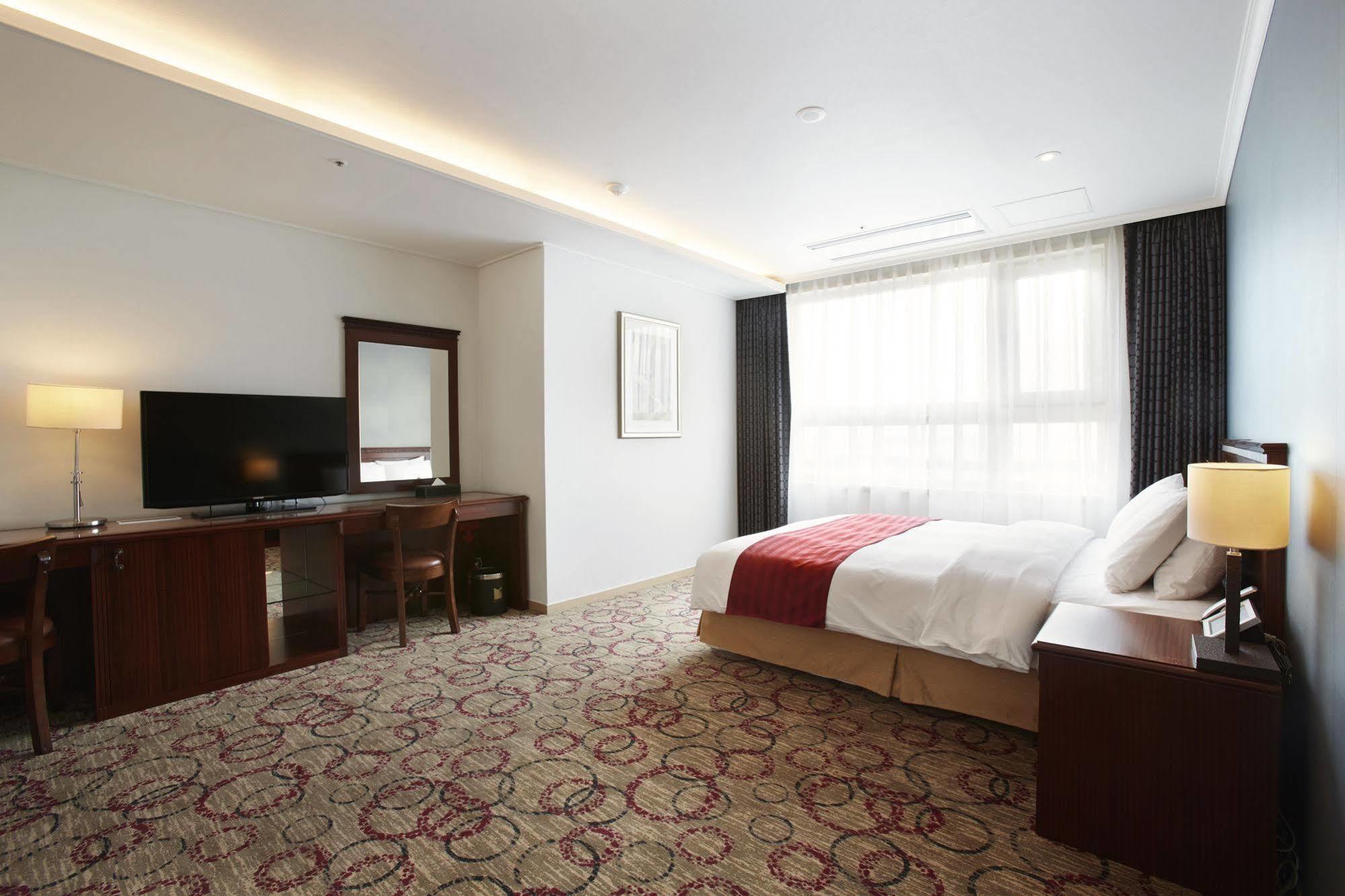 Stellar Marina Hotel Siheung Exterior photo